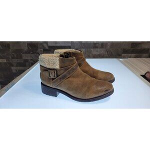 UGG Benson waterproof Buckle Sheepskin Ankle Booties. sz 8